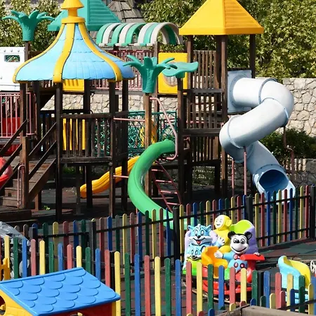 Ethno Village Stanisici 2* ビイェリナ