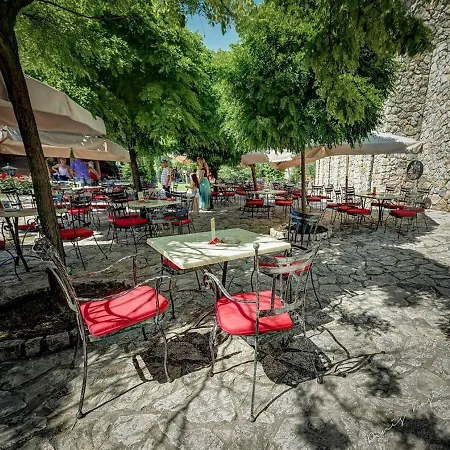 Ethno Village Stanisici 2* ビイェリナ