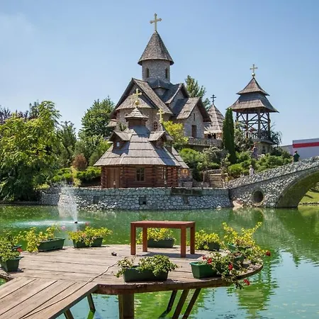 리조트 Ethno Village Stanisici 비옐리나